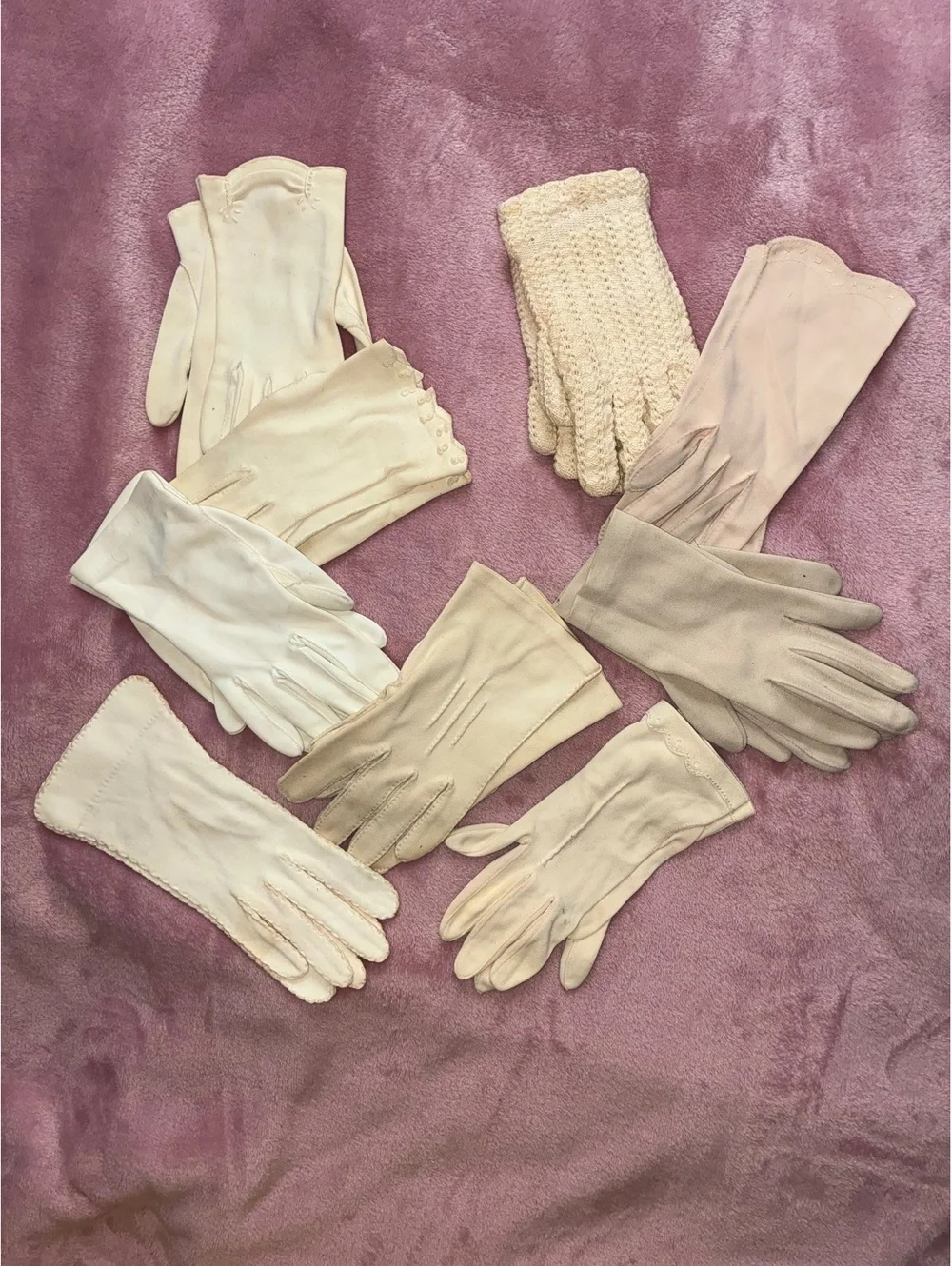 Vintage Women's Glove Lot (9 Pairs)  1950s/1960s Retro, Cream, Beige & White